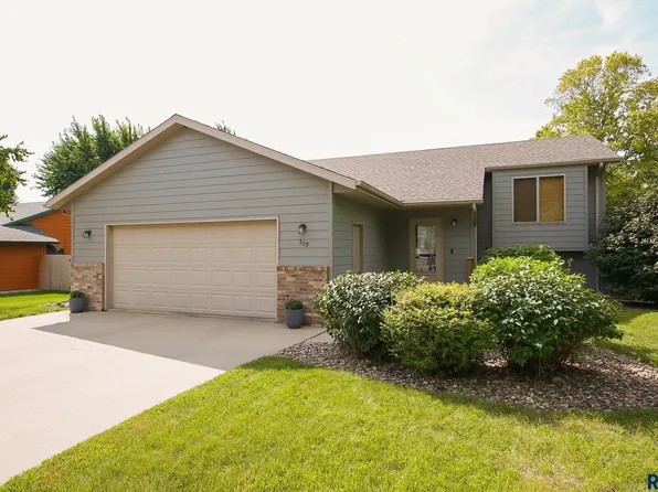 309 W 8th St, Dell Rapids, SD 57022