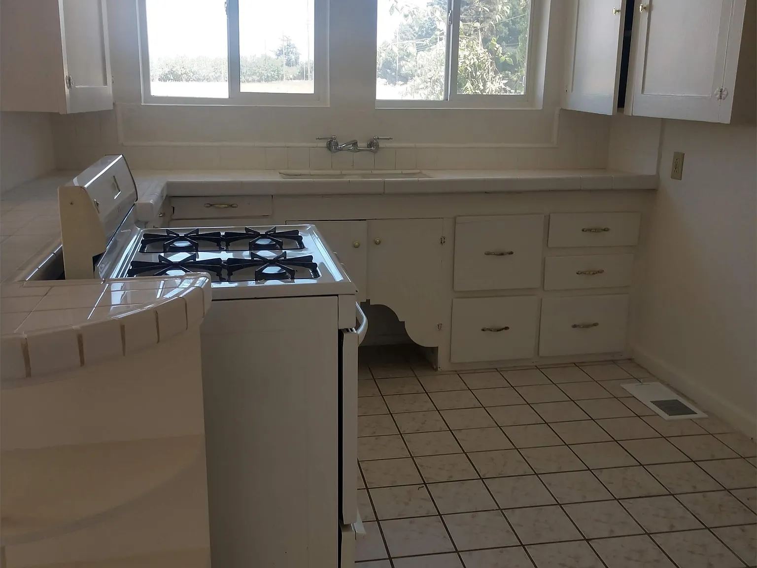 5349 Yosemite Boulevard - 1 — Photo 4