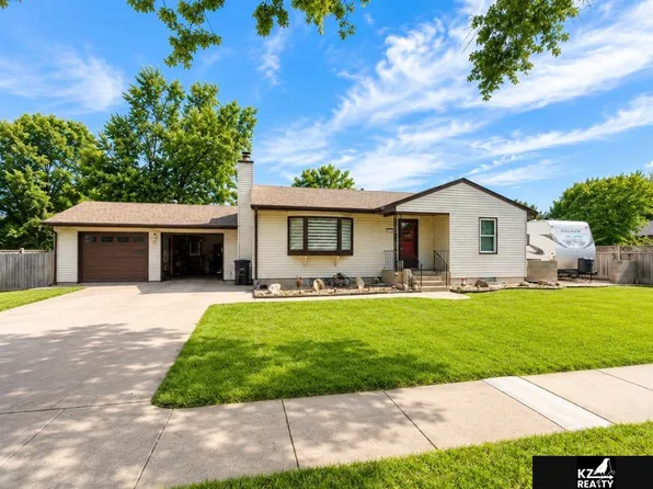 1517 H St, Geneva, NE 68361