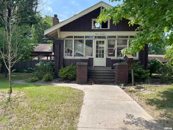 717 S 22nd St, Herrin, IL 62948