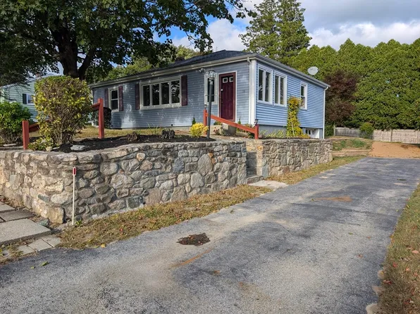 16 Dalessandro Ave, Dudley, MA 01571
