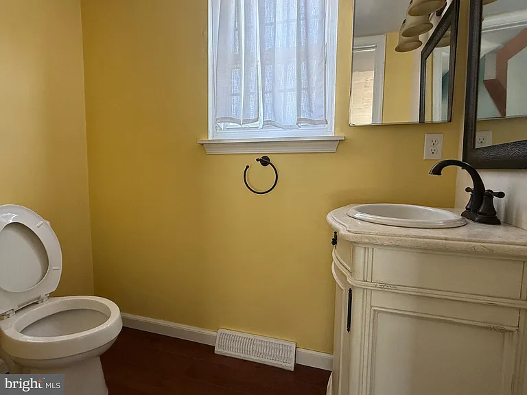 3 Ingrid Ct — Photo 3