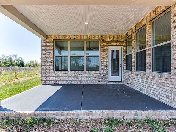 3rd image of 2207 Blue Heron Dr