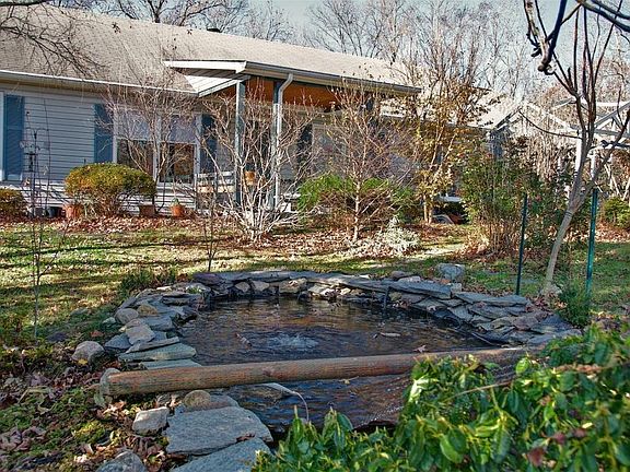 4th image of 272 Woodpecker Ln