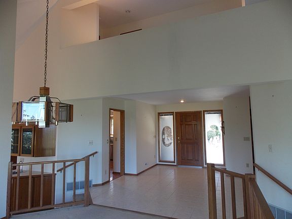 4th image of 8020 E Woodview Dr