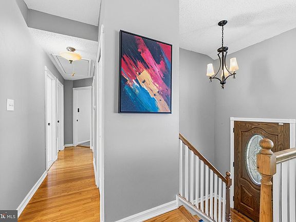 5th image of 140 Potter Ave