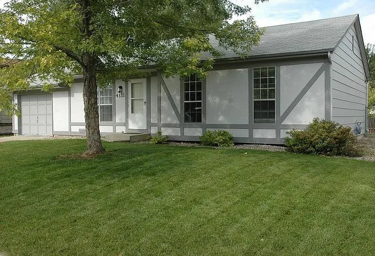 4331 Hummingbird Dr — Photo 1
