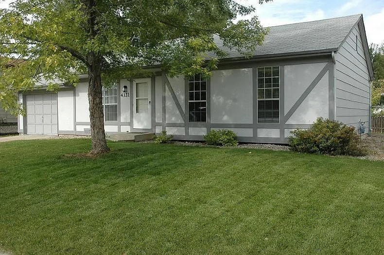4331 Hummingbird Dr