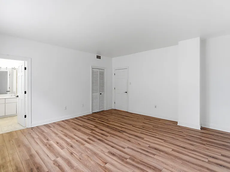 204 Shearwater Ct W #21 — Photo 10