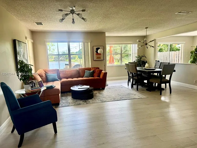 8291 SW 44th Pl #8291 — Photo 3