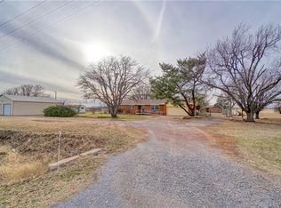 18109 E County Rd #224, Frederick, OK 73542