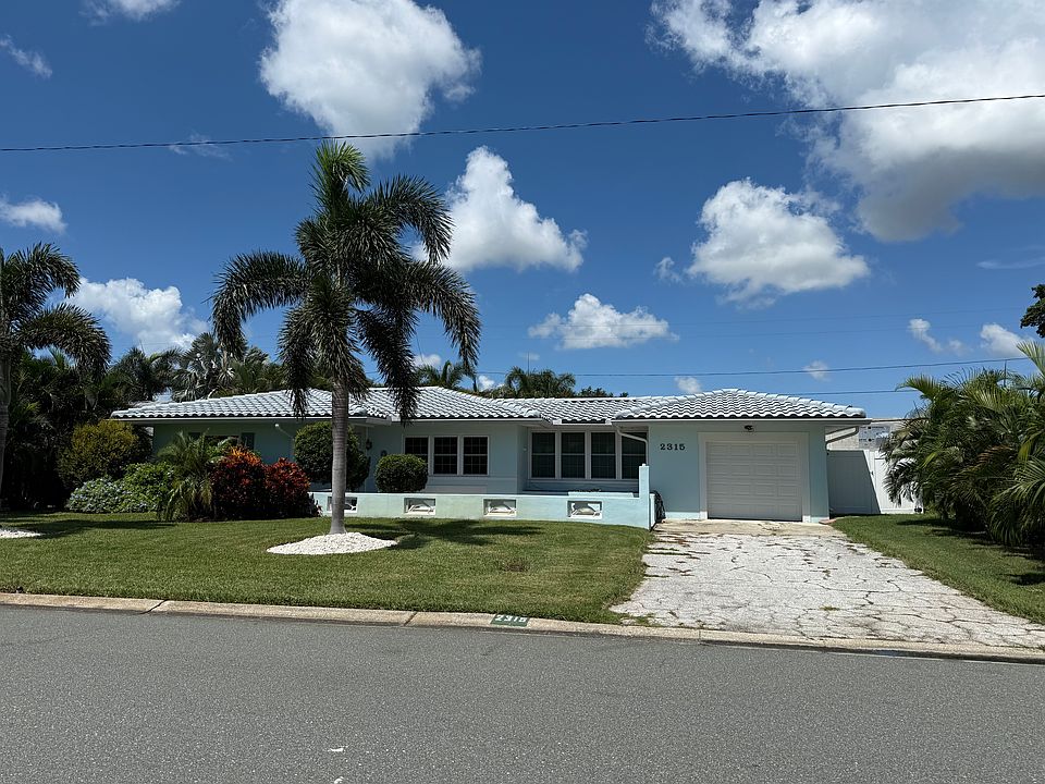 1st image of 2315 Sunrise Dr SE