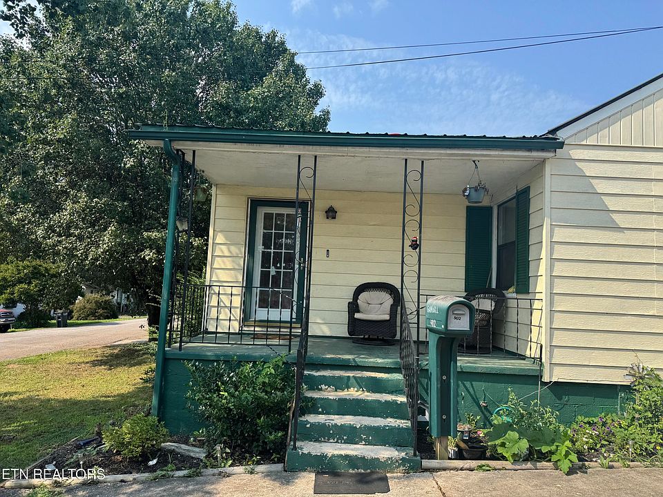 1st image of 902 Rosedale Ave