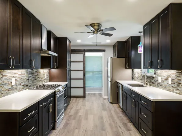 2622 Winterlake Dr, Carrollton, TX 75006