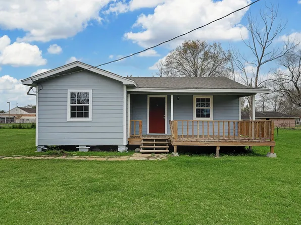 1210 Glendale St, Dayton, TX 77535
