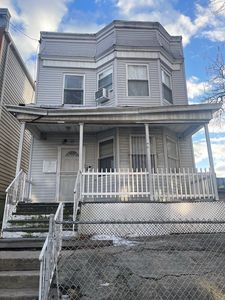 19 Oak St, Jersey City, NJ, 07304