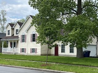 230 Denrose Dr, Amherst, NY 14228