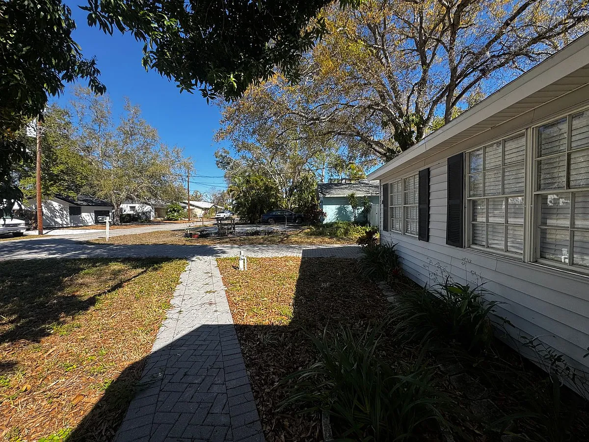 Building Photo - 3008 Hillview St