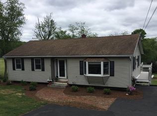 31 Hamilton St, Belchertown, MA 01007