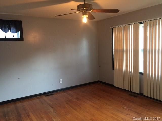 2nd image of 601 Rockwood Dr