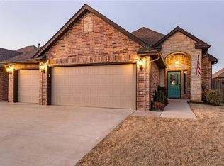 12033 SW 18th St, Yukon, OK 73099
