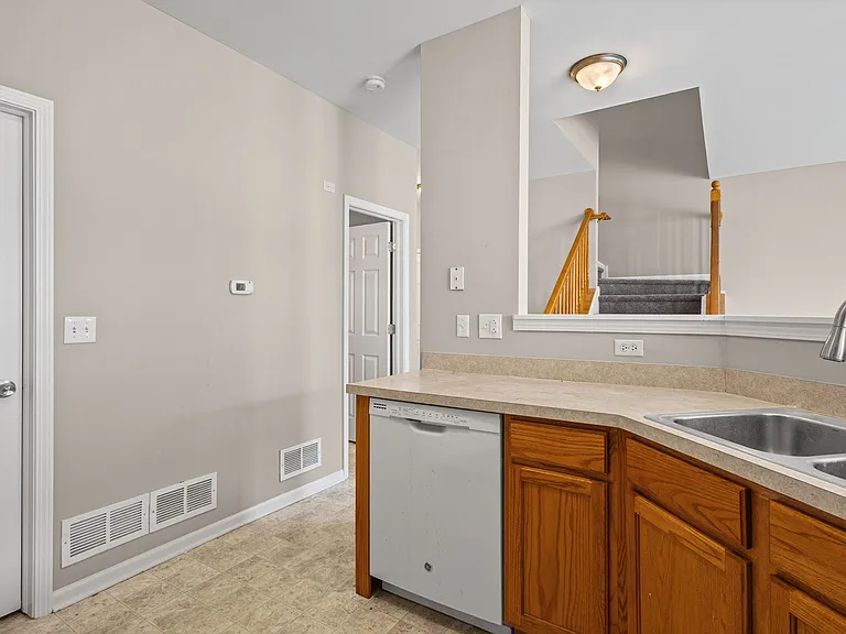 535 N Red Deer Rd #535 — Photo 8