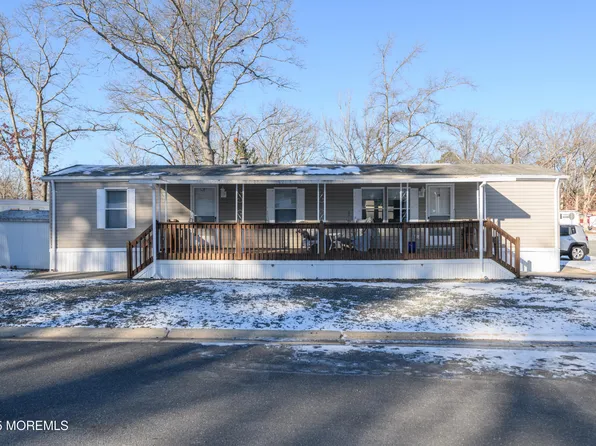 28 Roberts Road, Toms River, NJ 08755