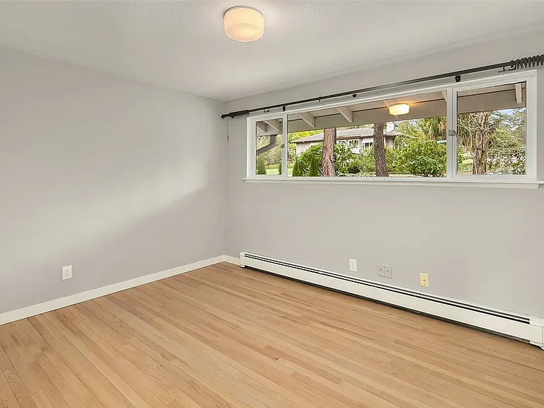 3039 Hunts Point Cir — Photo 7
