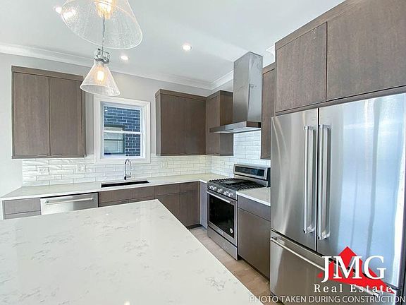 4th image of 3333 N Kenmore Ave #3S
