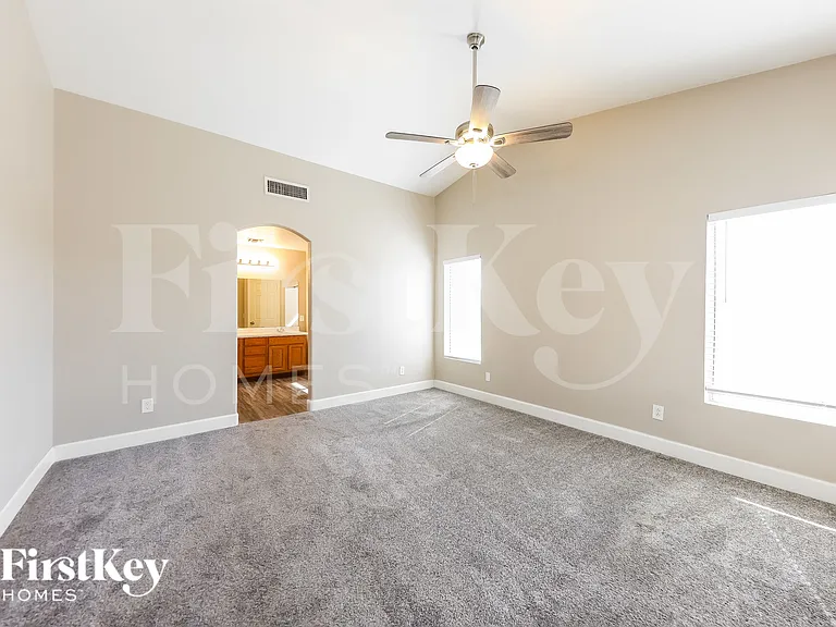 18139 N 113th Ave — Photo 8