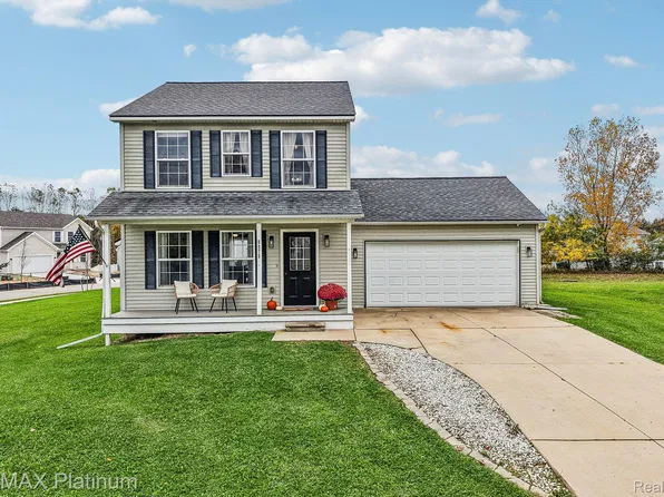8079 Majestic Blvd, Fowlerville, MI 48836