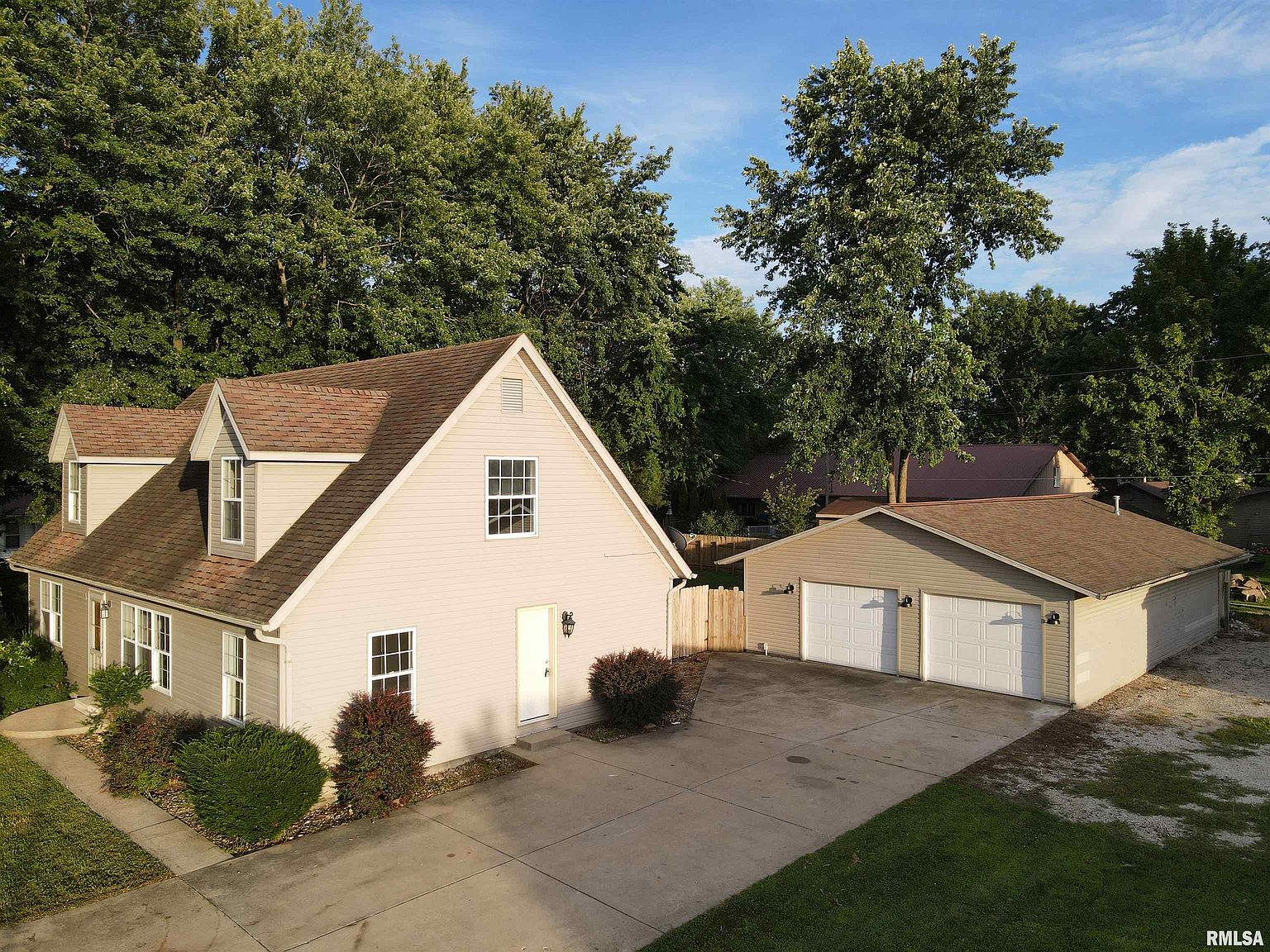 205 Midland Blvd, Tovey, IL 62570 Zillow