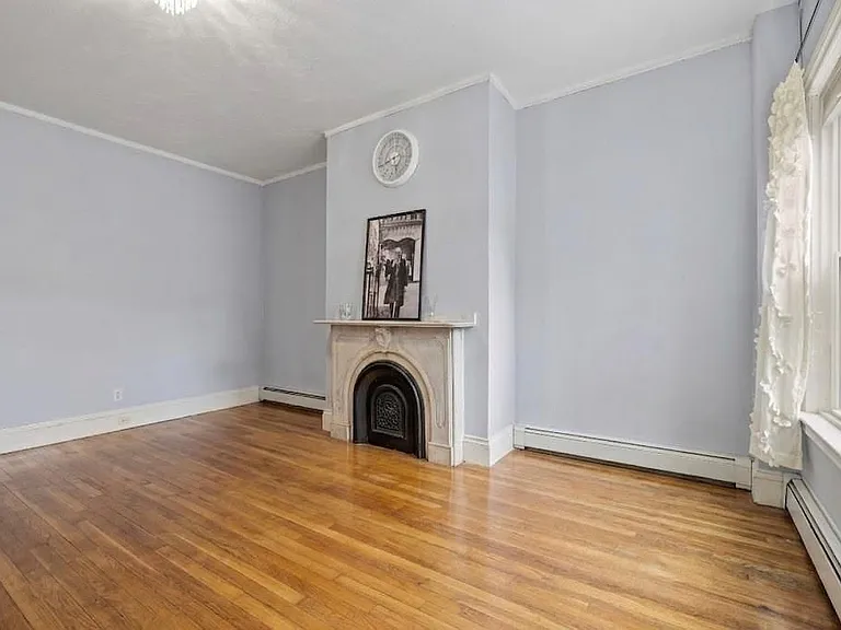 182 Bowen St #11 — Photo 5