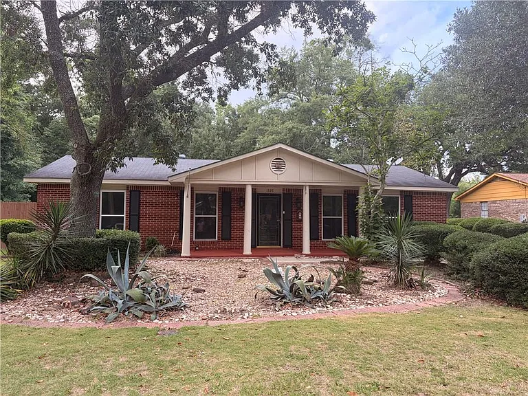 1326 Doyle Ave — Photo 1