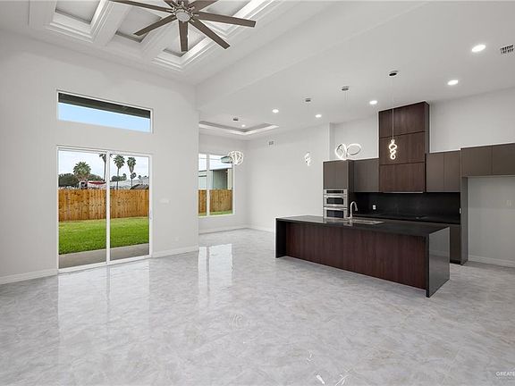 3rd image of 2608 Wisteria Ave