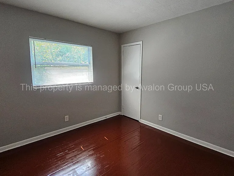 1497 W 29th St — Photo 9