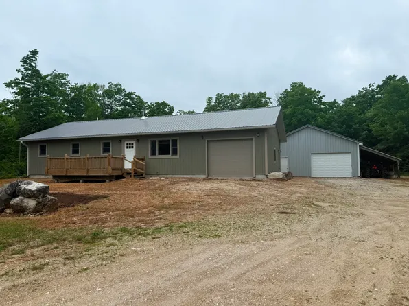 N4882 Ponchartrain Shores Rd, Hessel, MI 49745