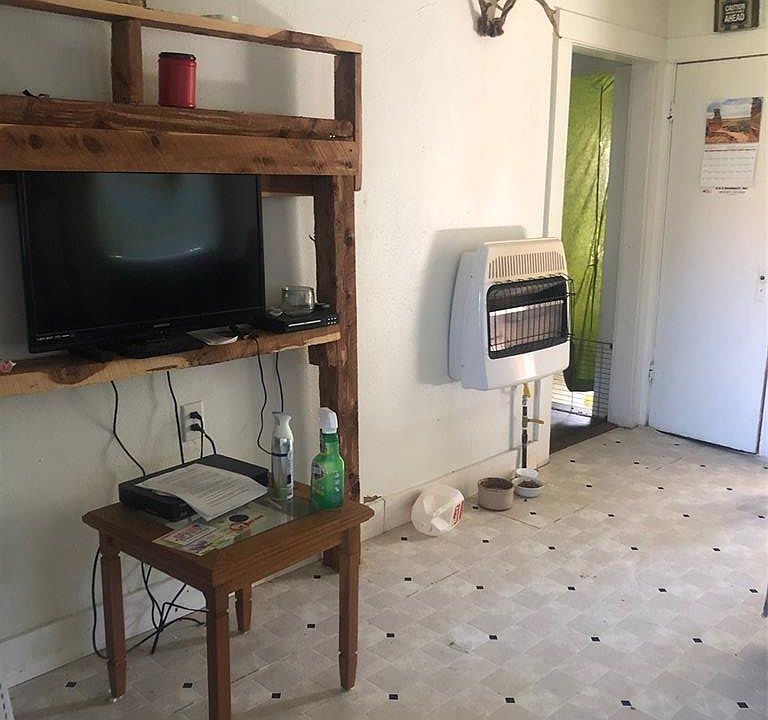 2nd image of 803 Elm St