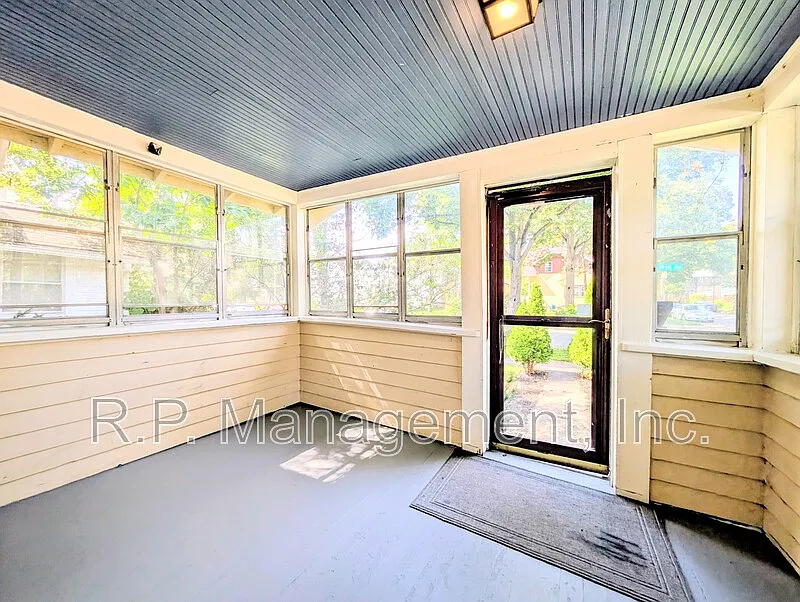 4 bed, 2.0 bath, 1780 sqft, $2,350 — Photo 3