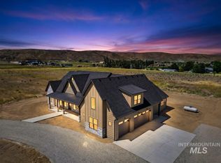 6677 Sophie Ln, Emmett, ID 83617