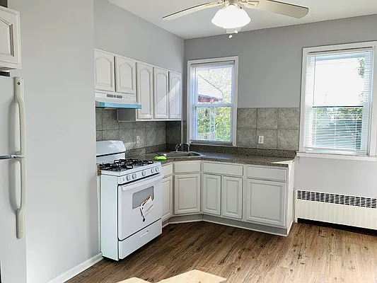 Rented by Compass | media 22