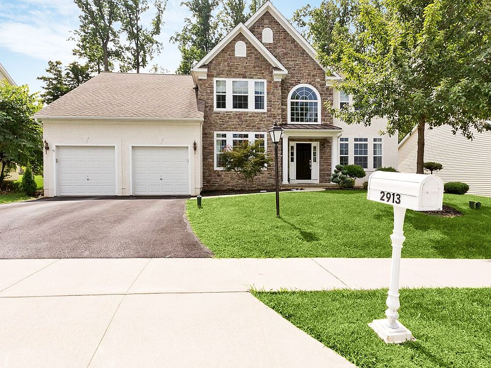 2913 Avebury Stone Cir