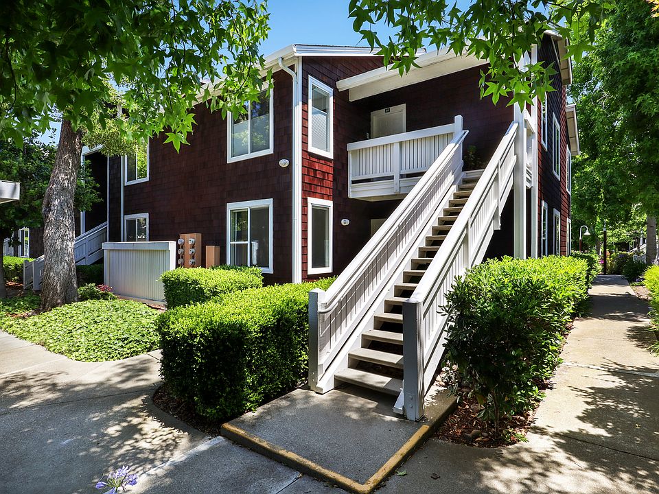 1st image of 87 Marina Lakes Dr