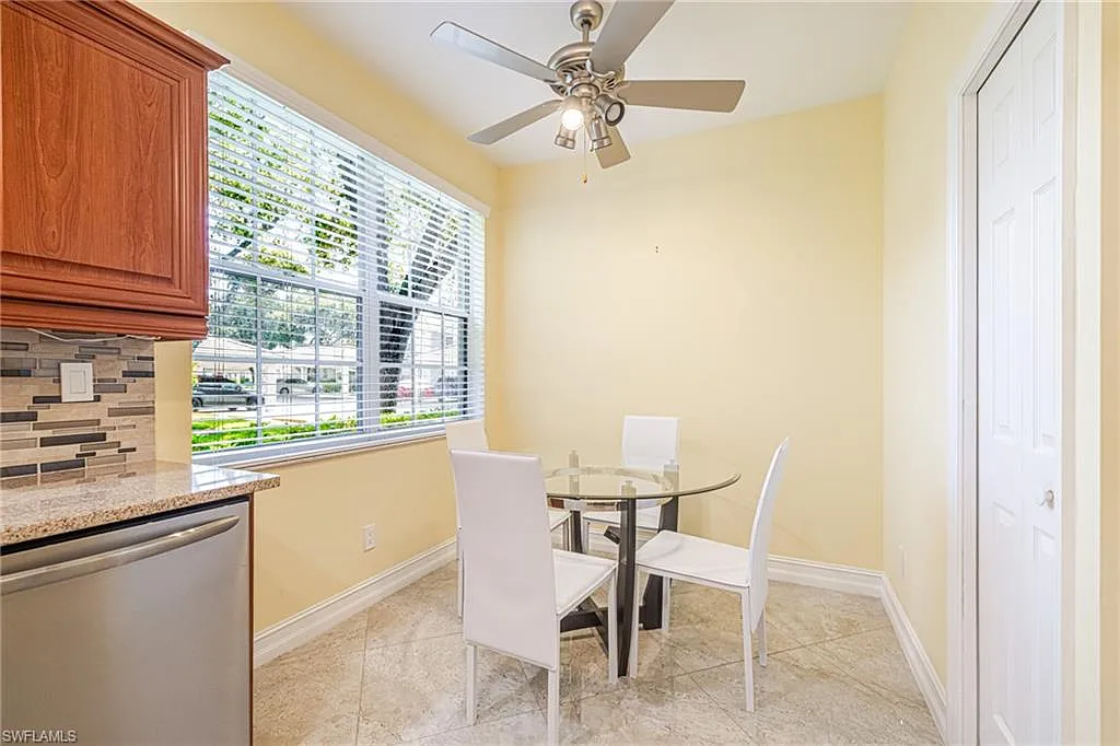 3 bed, 2.0 bath, 1374 sqft, $2,700 — Photo 4