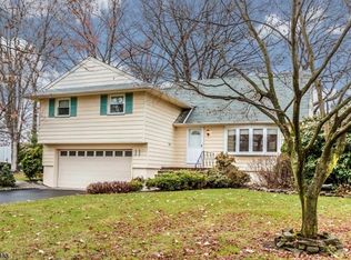 11 Genesee Trl, Westfield, NJ 07090
