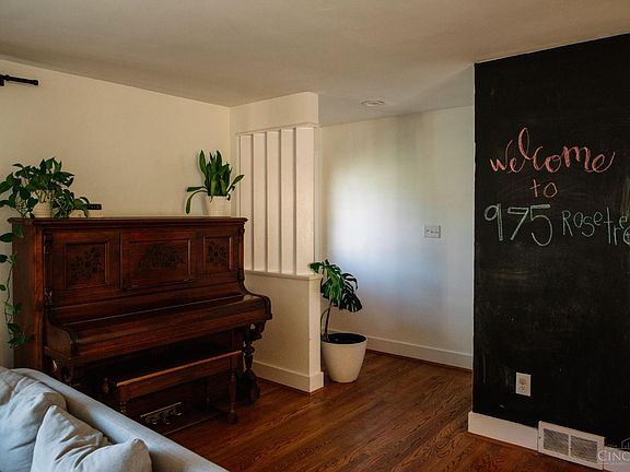 5th image of 975 Rosetree Ln