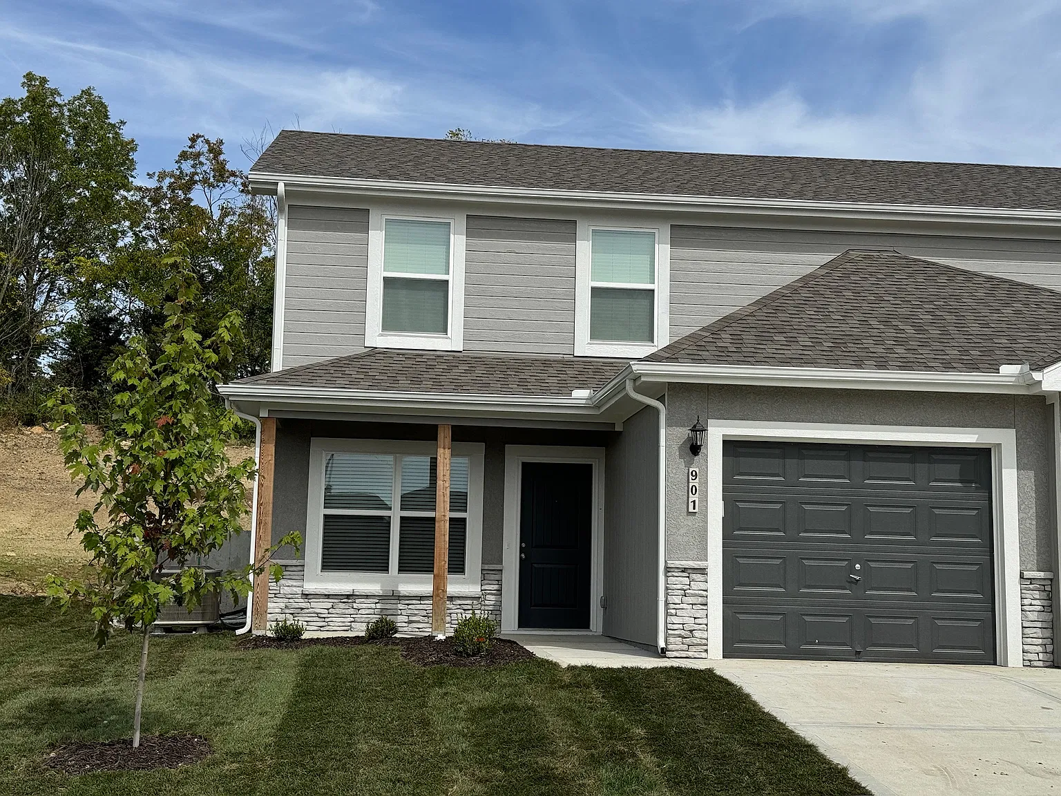 3 bed, 2.5 bath, 1382 sqft, $1,875 — Photo 1