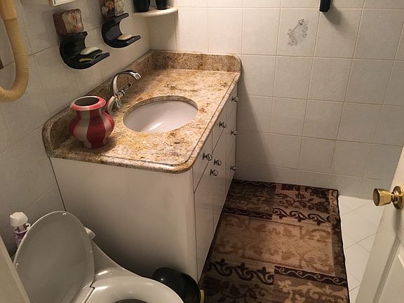 4th image of 3626 Crescent St