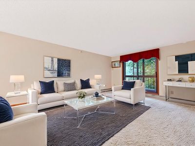 5645 Green Circle Dr APT 210, Minnetonka, MN, 55343