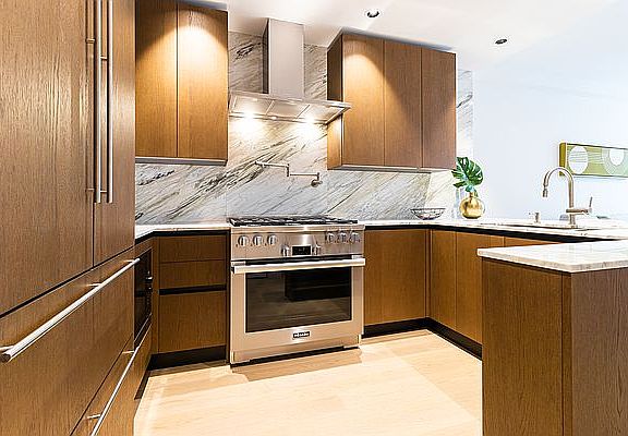 3rd image of 442 E 13th St